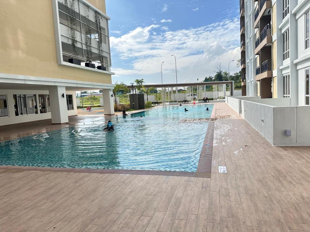 Lylinz Sierra Heights Apartment Pasir Gudang Ngoại thất bức ảnh